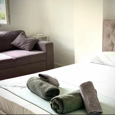 Lejlighed Cozy In Bllok Prime Location & Fast Wifi