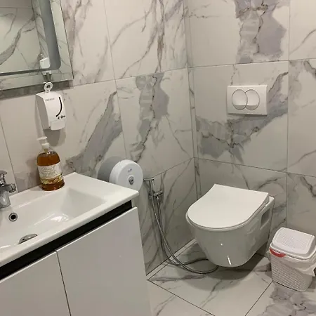 Apartment Near Block Area *