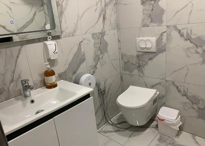 Apartment Cozy In Bllok Prime Location & Fast Wifi *
